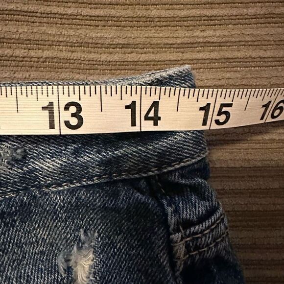 Zara trafaluc distressed denim shorts size 6 - Picture 4 of 7